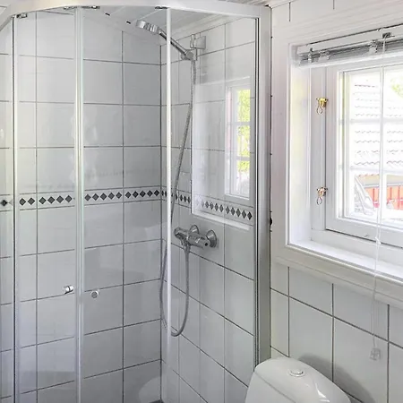 Gorgeous In Homborsund With Kitchen * Jordtveit