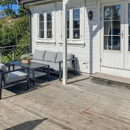 Gorgeous In Homborsund With Kitchen Hébergement de vacances