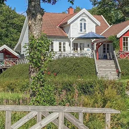 Сasa de vacaciones Gorgeous In Homborsund With Kitchen *